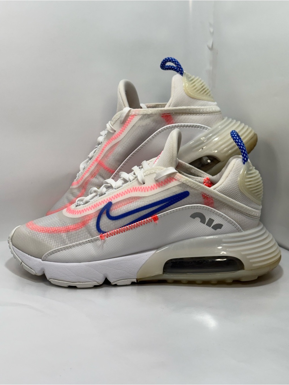 Nike Air Max 2090 Women's Size 7.5 White Flash Crimson Athletic Shoe CT1290-100